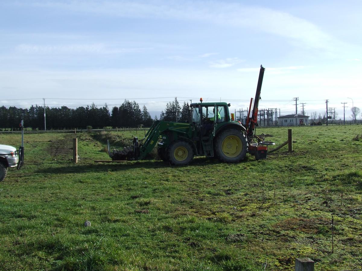 DSCF1726 Bob Scott fencing at Herawini Street